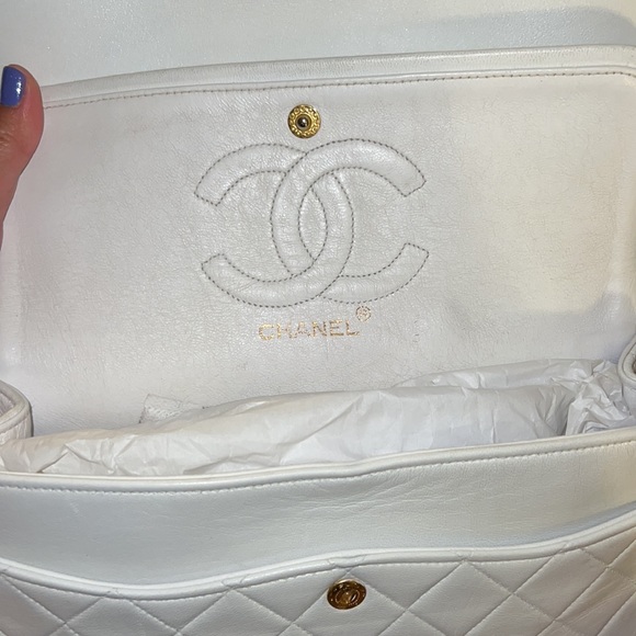 Vintage white Chanel classic flap - Picture 12 of 14